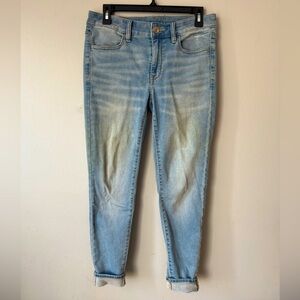 American Eagle light wash jeggings. Size 6.
